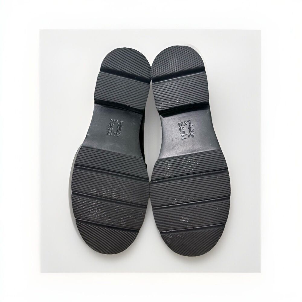 Naturalizer Cabana Lug Sole Loafers Navy Faux Leather Silver Buckles Size 7 - Picture 8 of 9